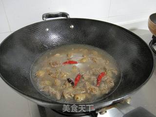 港式牛腩面的做法步骤：3
