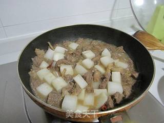 港式牛腩面的做法步骤：5