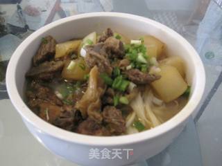 港式牛腩面的做法步骤：6