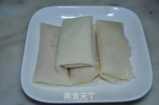 雪菜肉泥春卷的做法步骤:8