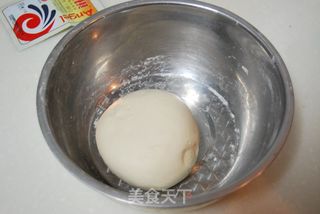 立春了,多吃点韭菜吧! —— 我家的“发面版”【韭菜盒子】的做法步骤:4
