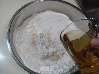 剩啤酒的妙用“酒渍葡萄干小面包”的做法步骤：4