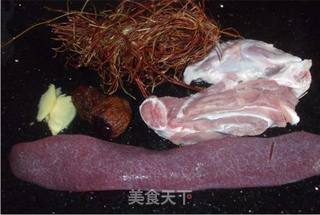 春夏汤水 鸡骨草煲猪横脷汤的做法步骤：1