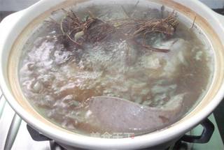 春夏汤水 鸡骨草煲猪横脷汤的做法步骤:4