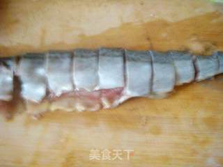 五香鲅鱼的做法步骤：3