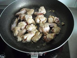 慈菇焖鸡翅的做法步骤：6