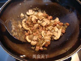 香肠蘑菇焗饭的做法步骤:4
