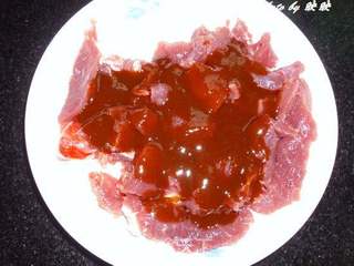 【大喜大】疯狂烧烤之烤牛肉的做法步骤:2