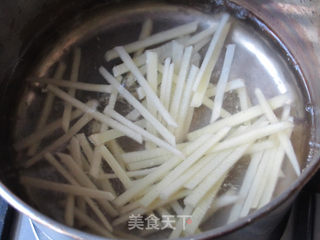 鱼香肉丝的做法步骤:4