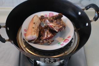 【儿菜咸肉煲仔饭】的做法步骤:2