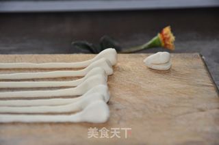 浪漫情人节的DIY巧克力玫瑰的做法步骤：5