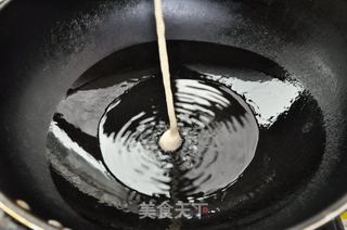 浪漫情人节的DIY巧克力玫瑰的做法步骤：6