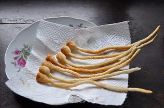 浪漫情人节的DIY巧克力玫瑰的做法步骤:8