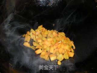 南瓜香肠炒饭的做法步骤:3