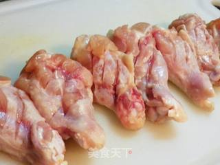 瑞士汁鸡翅根的做法步骤：2