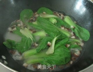 【夕阳西下 我们相约回家】香菇油菜汤的做法步骤:8