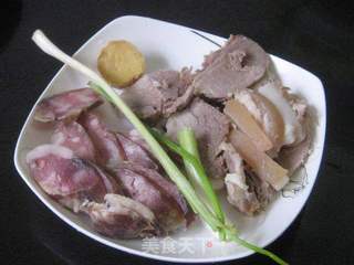 红肓蟹香肠白菜煲的做法步骤:2