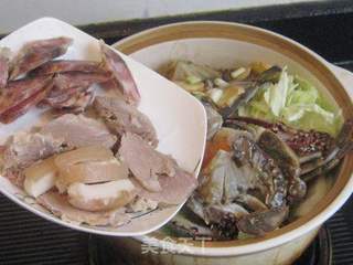 红肓蟹香肠白菜煲的做法步骤:7
