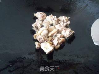 板栗烧鸡的做法步骤：2