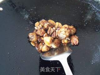 板栗烧鸡的做法步骤：3