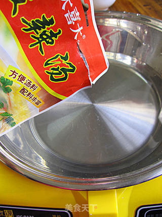 海鲜酸辣汤的做法步骤:3