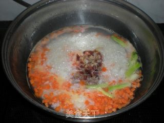 胡萝卜香肠烫饭的做法步骤:8