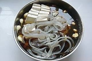 一锅鲜的做法步骤:8