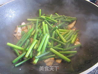 鱼片炒蒜苔的做法步骤:7