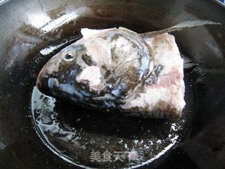砂锅鱼头豆腐的做法步骤:6