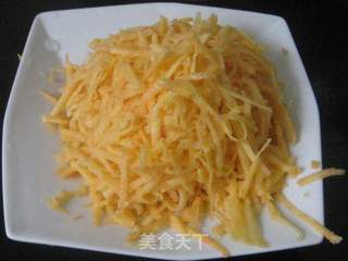 黑芝麻地瓜蛋饼的做法步骤:2