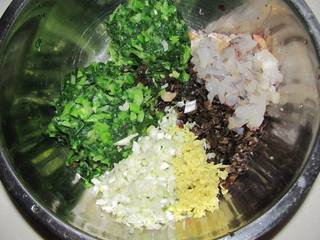 口味清淡的油菜虾仁水饺的做法步骤:3