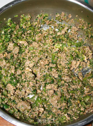 【玉米风暴2】玉米梅花蒸饺的做法步骤:7
