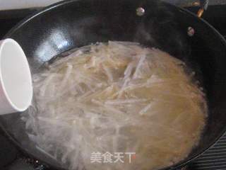 萝卜丝小黄鱼汤的做法步骤:7