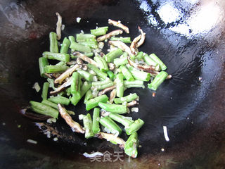 腊肉豆角焖饭的做法步骤:8
