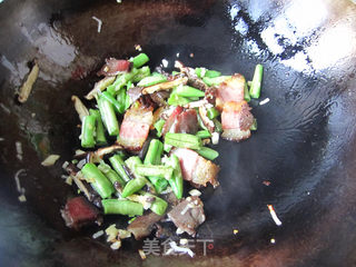 腊肉豆角焖饭的做法步骤:9