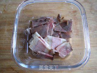腊肉豆角焖饭的做法步骤:2
