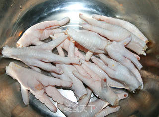 【美味的秘制豆豉】蜜汁豆豉凤爪的做法步骤：1