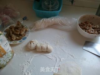 第一次做无锡小笼包的做法步骤:2