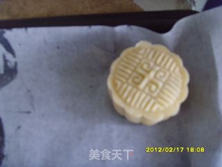 酥皮月饼的做法步骤：4