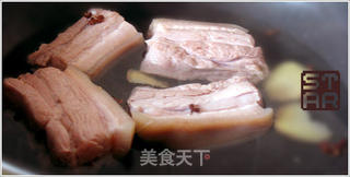 让“肉食族”不能自己的霉干菜扣肉的做法步骤：2