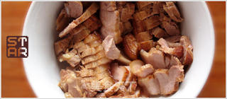 让“肉食族”不能自己的霉干菜扣肉的做法步骤:8