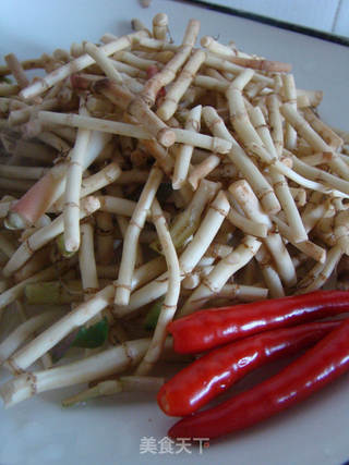 腊味小炒鱼腥草的做法步骤:3