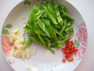 农家小炒肉的做法步骤:2