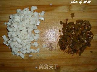 榨菜鱼丸炒饭的做法步骤:3