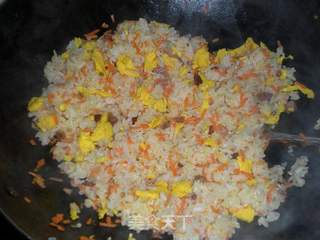 香肠胡萝卜蛋炒饭的做法步骤:16
