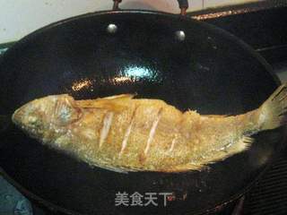 豆瓣酱烧黄鱼的做法步骤:4