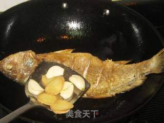 豆瓣酱烧黄鱼的做法步骤:5