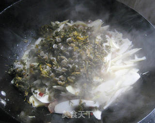 来自春天的美味——家常酸菜竹笋的做法步骤:8