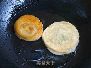 手把手教你做西安回民街里不能错过的小吃——香酥牛肉饼的做法步骤：16