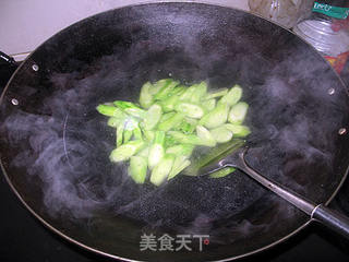 芥蓝炒腊味的做法步骤:5